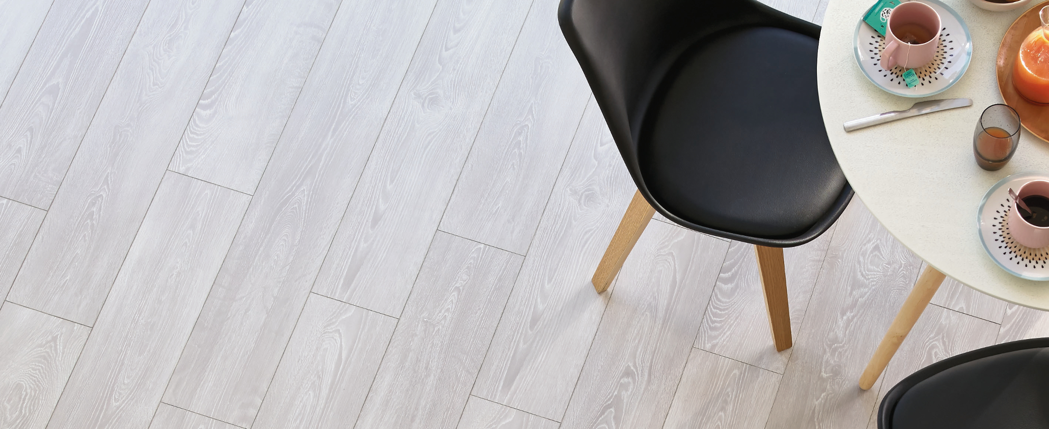 Le parquet dans la cuisine :