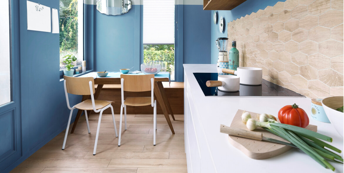 Dans_la_cuisine_bleu-couleur-deco-de-lannee