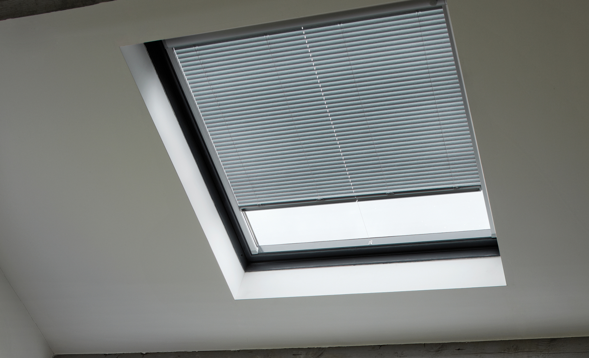 store-fenetre-comble