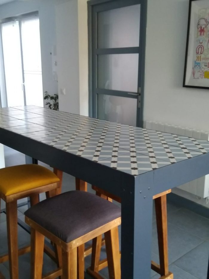 carrousel_2_une-table-diy-en-carreaux-de-ciment