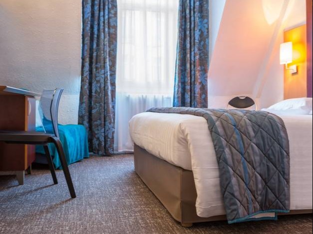 Carrousel_des-sols-de-caracteres-pour-renover-un-hotel_2