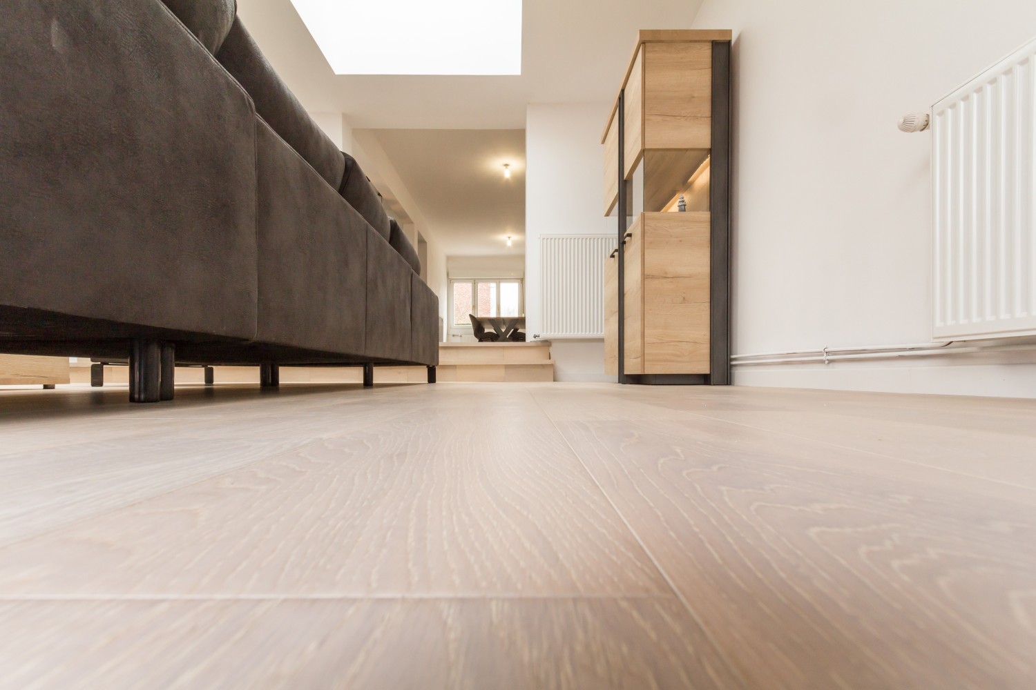 Carrousel_un-mix-carrelage-et-parquet-aux-teintes-harmonieuses_2