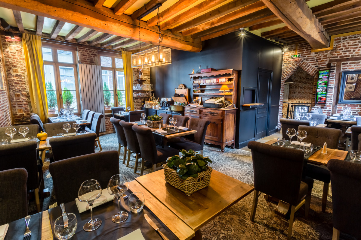 Carrousel_1_une-moquette-de-caractere-dans-un-restaurant-gastronomique_2