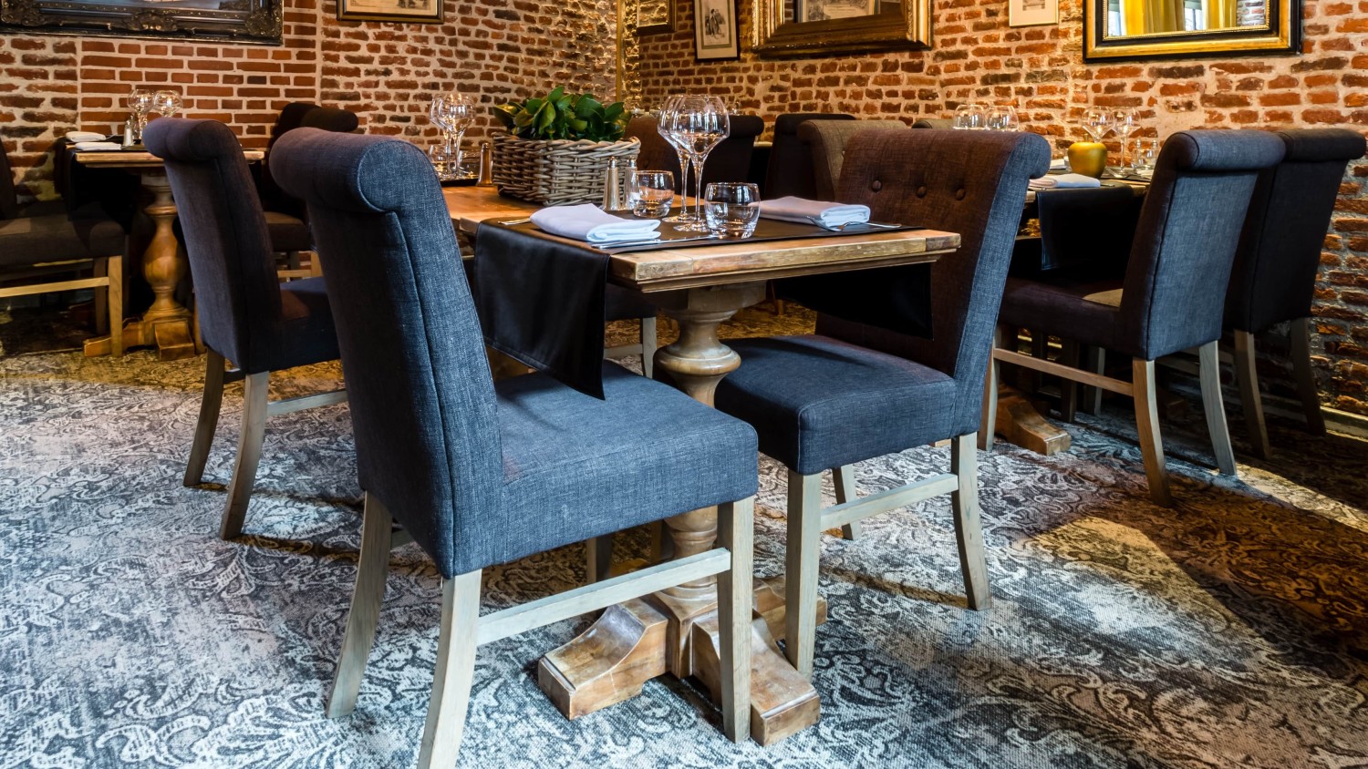 Carrousel_1_une-moquette-de-caractere-dans-un-restaurant-gastronomique_3