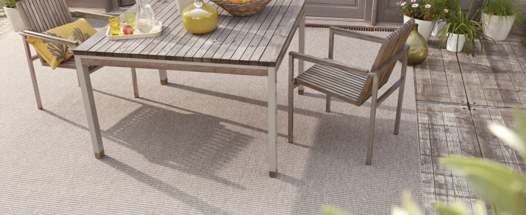 De l’intérieur à l’exterieur: tapis, gazon synthétique…