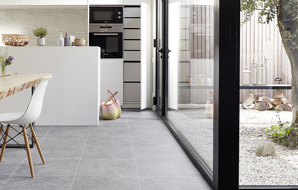 Séjour sol effet béton